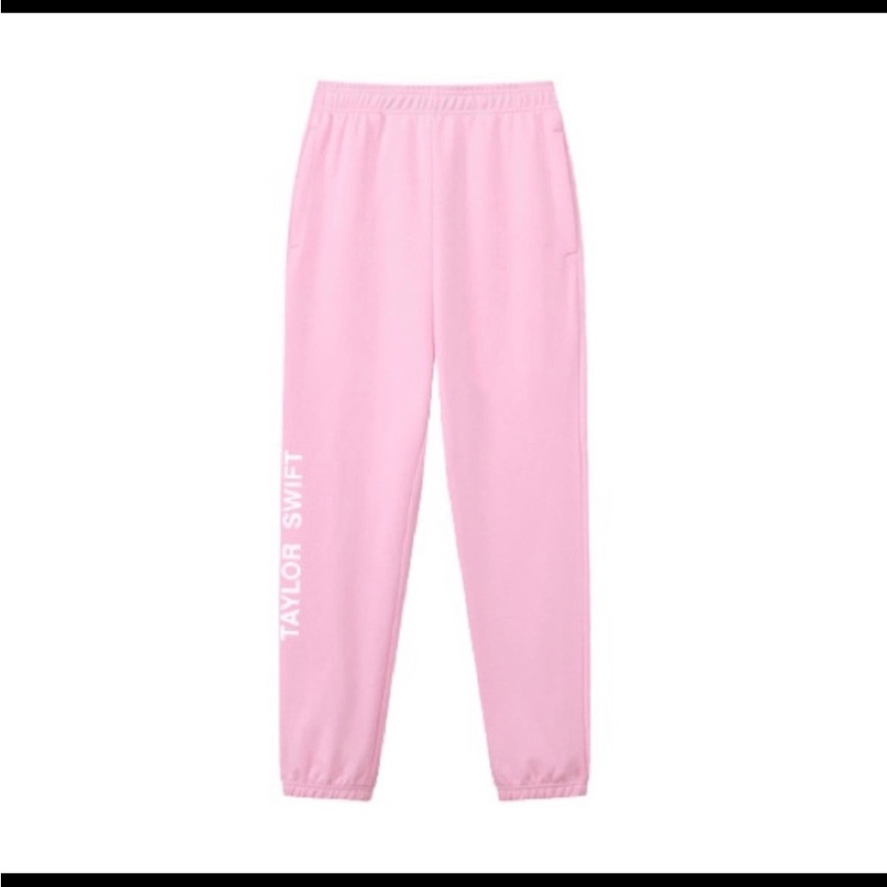 Taylor Swift Valentine’s Sweatpants